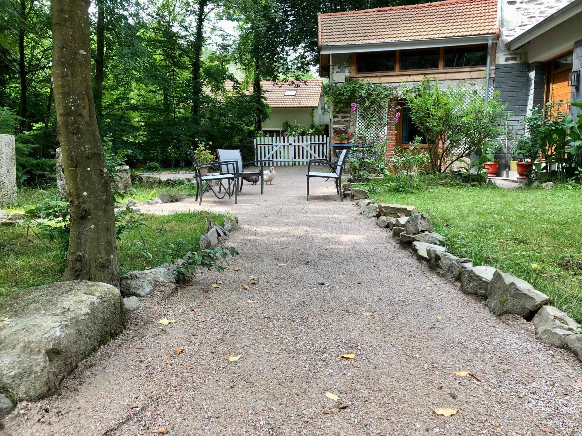 Chambre Sur Une Ile Saint-Bonnet-de-Rochefort 外观 照片